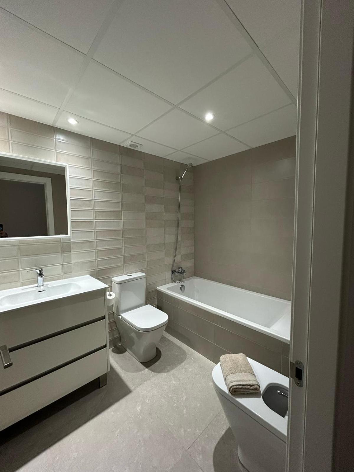 Apartamentos Corteingles Castellon By Tucasanlaplaya Castellon de la Plana Bagian luar foto